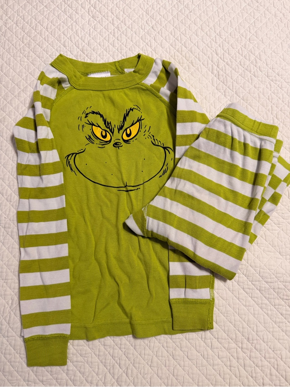 Hanna Andersson Kids Green Grinch Face Pajama Set